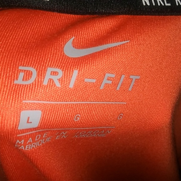 Nike - Picture 4 of 4